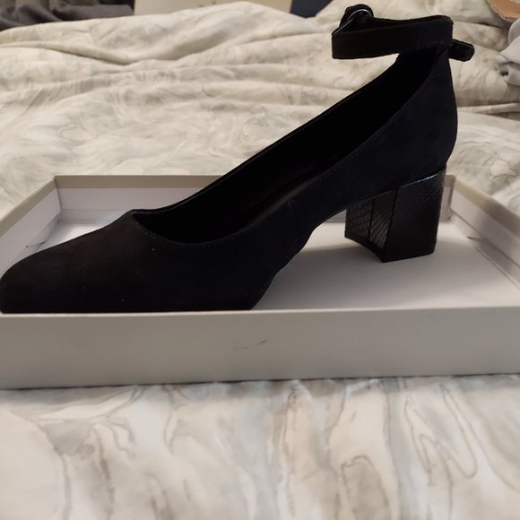 Shoes - Picture 1 of 2